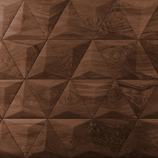 Holzwand Pyramid der Edge-Serie in Walnuss von Naturewalls x Form At Wood.